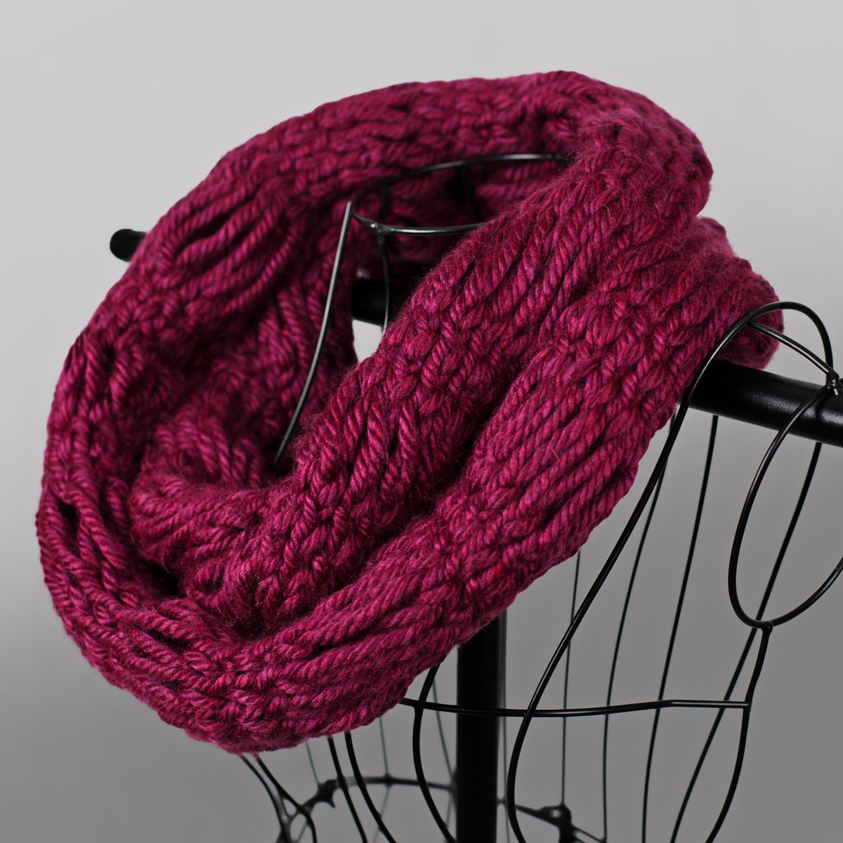 BewitchingByN's tweet photo. NEW! Dark Red Infinity Scarf https://t.co/t5JTUkY0dJ #etsy #handmade #knit #dropstitch #dropknit #yarn #fashion #red https://t.co/iF8yXJwxMu