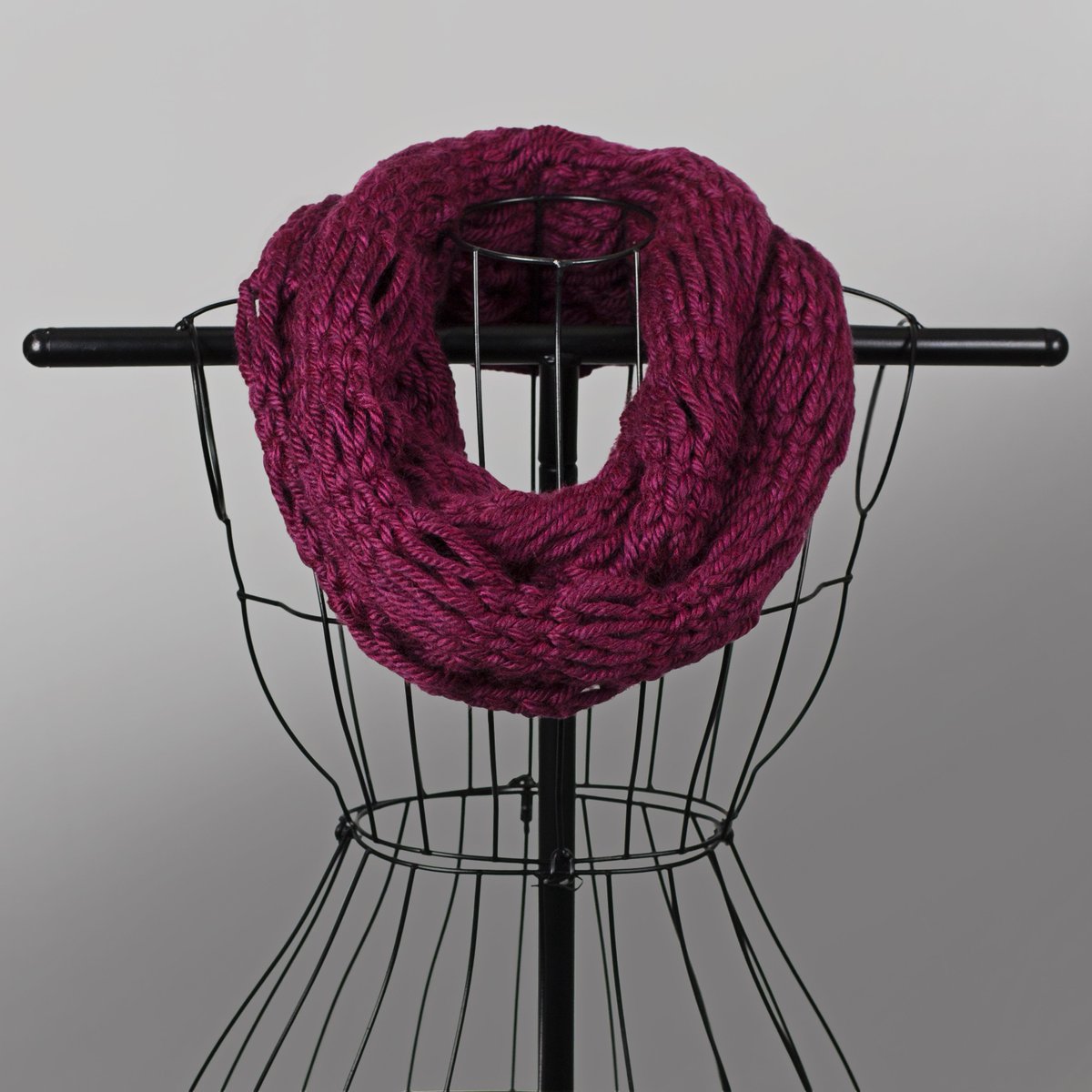 BewitchingByN's tweet photo. NEW! Dark Red Infinity Scarf https://t.co/t5JTUkY0dJ #etsy #handmade #knit #dropstitch #dropknit #yarn #fashion #red https://t.co/iF8yXJwxMu