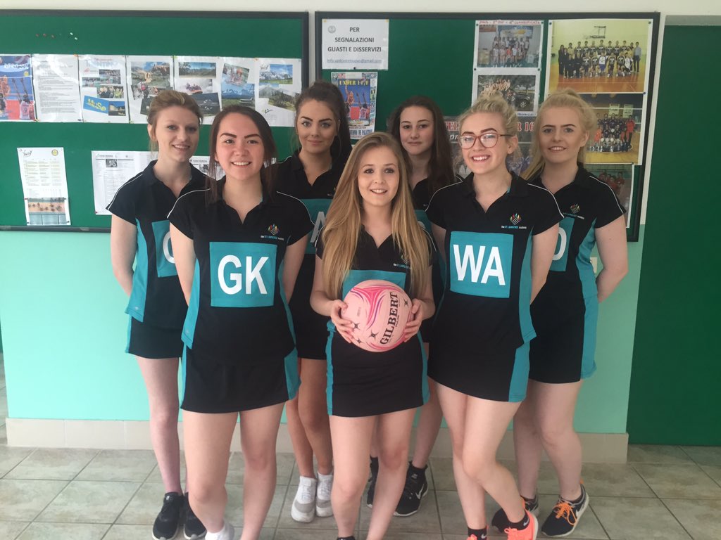 TSLA_PE's tweet image. Team snaps of the girls #italytsla16 😃