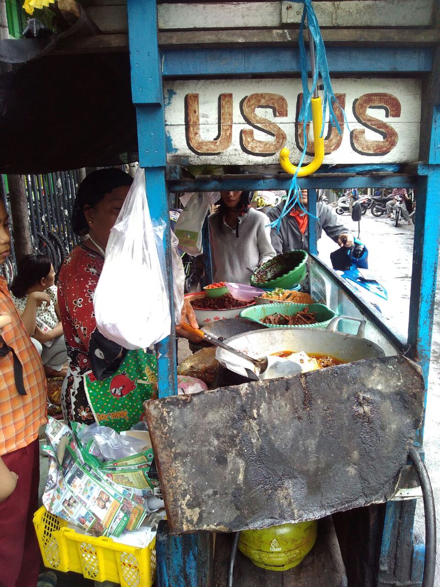 realita_hidupp's tweet photo. Martabak Usus at GKB.. Maknyusss #GresikKotaBaru https://t.co/AG1rKMvAPl