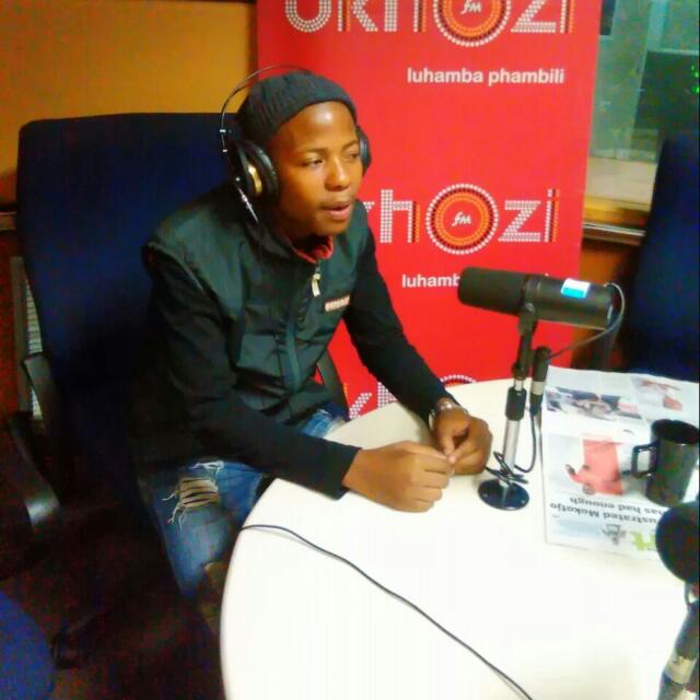 YoUnGeM_SA's tweet photo. Yesterday things @ukhozi_fm  during an interview my dawg @sinakhokonkeMiya and her sister @Thandeka. #ThnkYou2Ukhozi https://t.co/orLKSp6krd