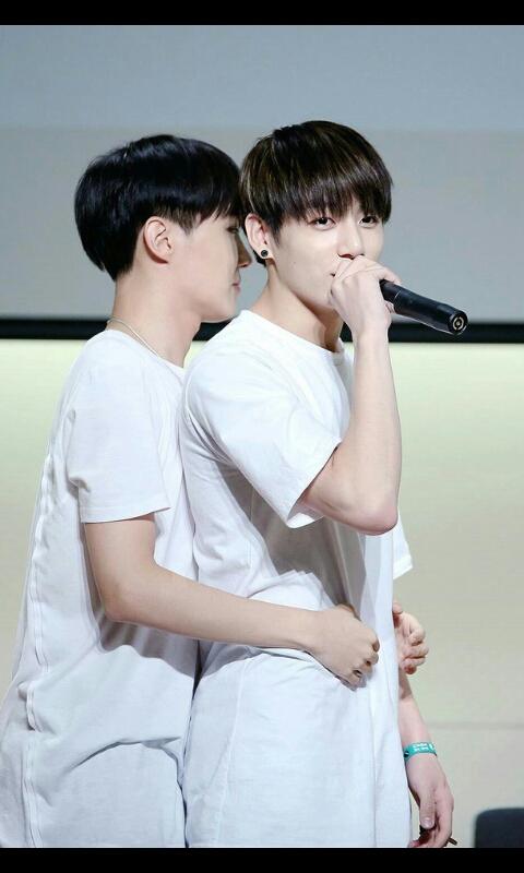 sani_2's tweet photo. #hopekook https://t.co/4ecXrKNiW2