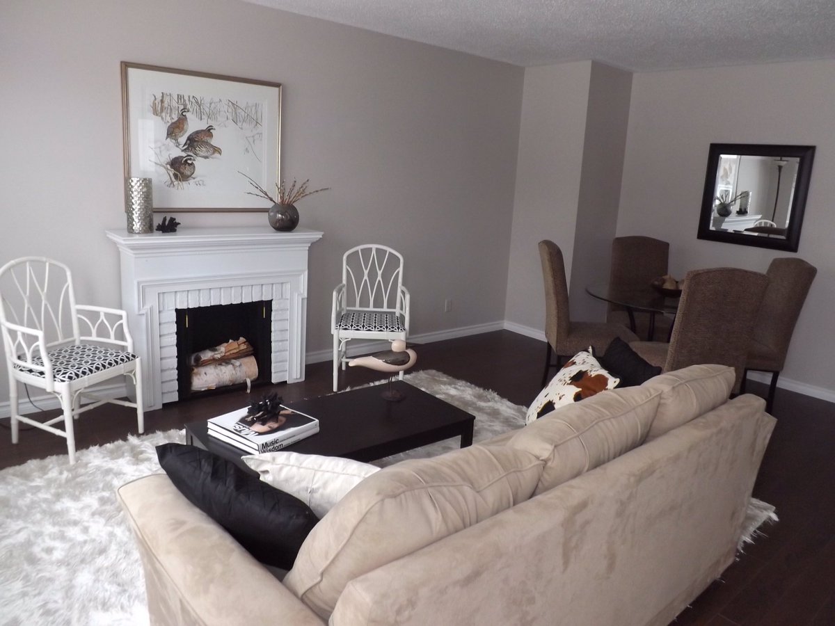 showoffs's tweet photo. Staged living dining room today. https://t.co/bUdNajpbkf