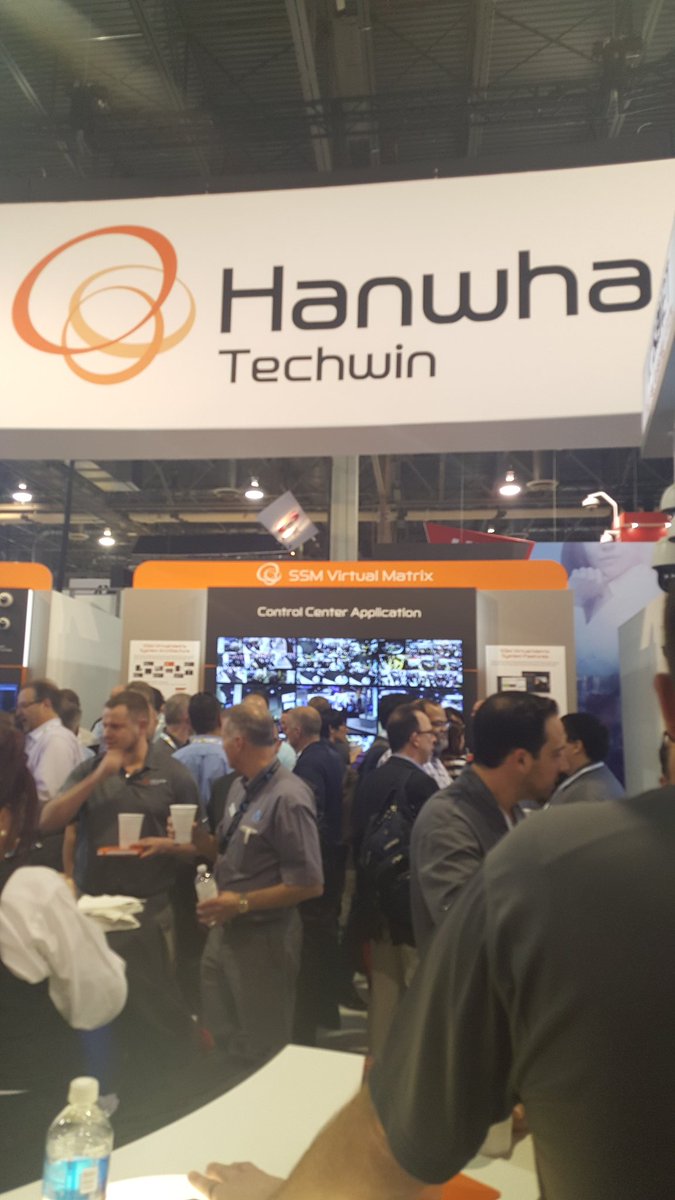 FennerJanet's tweet photo. Great first day at ISC West. Traffic was amazing! Seems like Hanwha is being very well received. #ISCWest2016 https://t.co/X0u88TQzDe