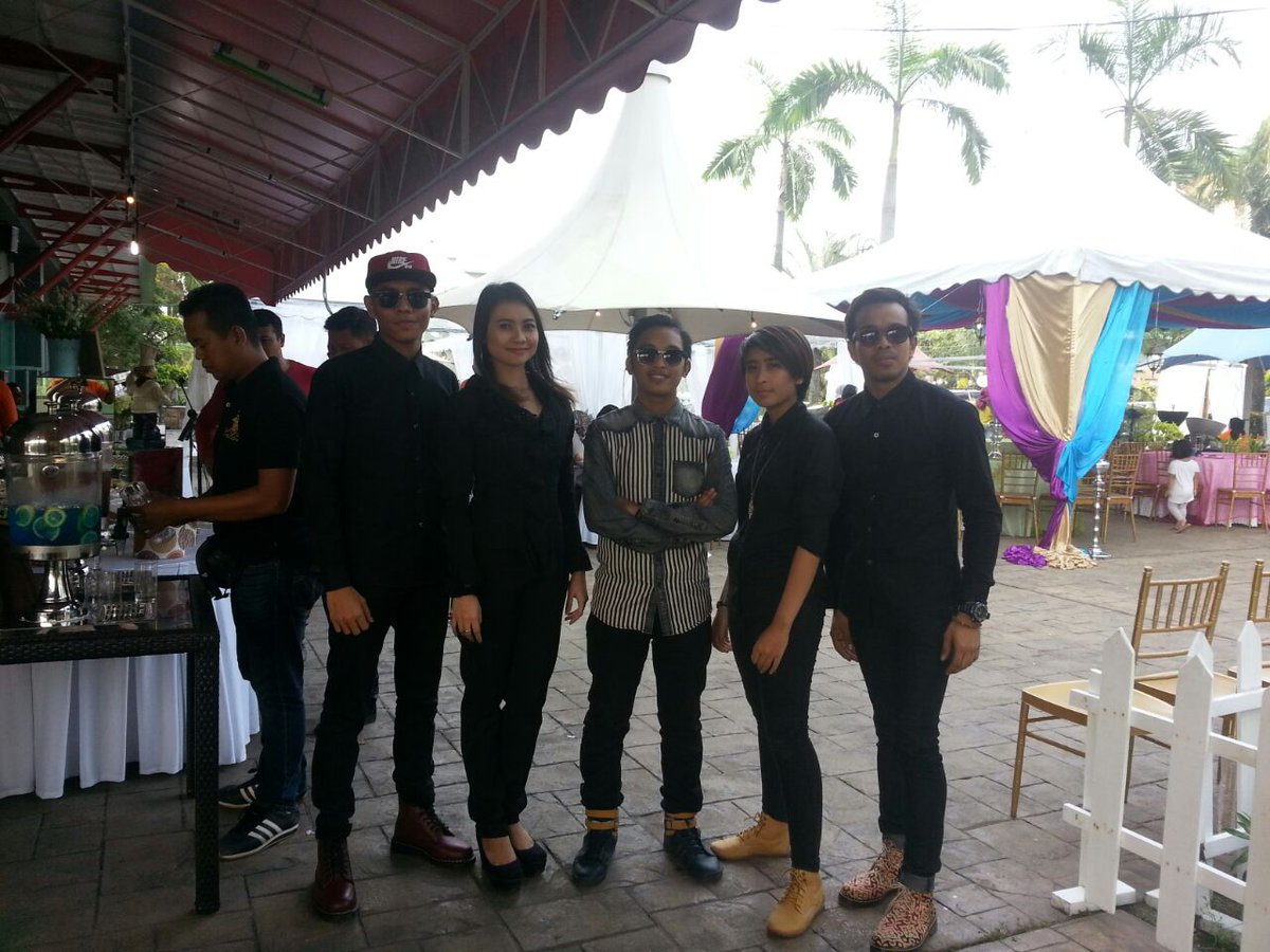 demceesofficial's tweet photo. @throwback Grand Opening Wedding Showcase In Cyberjaya. #demceesofficial #cyberjaya #malaysian #showtime https://t.co/dawBBZLbk1