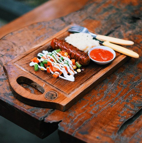 InfoTimlo's tweet photo. [adv] Grill Sausage @MOMMILK_SOLO ini nyummi bgt loh, Bakal manjain lidah kamu deh^^ https://t.co/FOqAk3pcze https://t.co/a3xUw6NolS