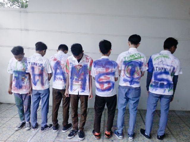 SMA.ku THAMSIES 16. 
#GoodByePutihAbuAbu
#GoodByeUN2K16
#LULUS100%