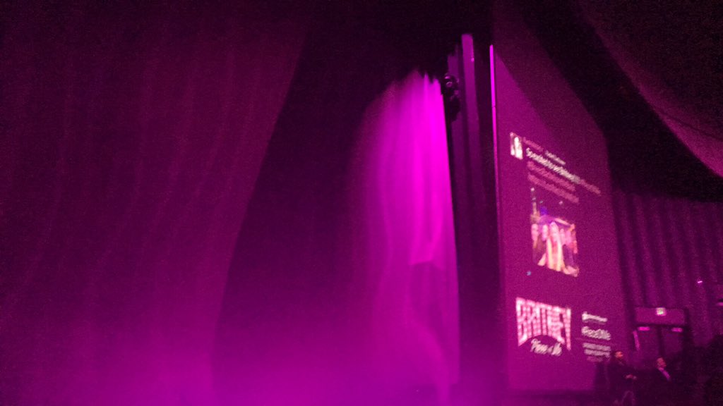 AndrewDixon8's tweet photo. Officially inside the venue for @britneyspears...and we're in the front!! 😀😀
#PieceOfMe #PieceOfMeIsBack #WorkBitch https://t.co/85aCOSX4Fp