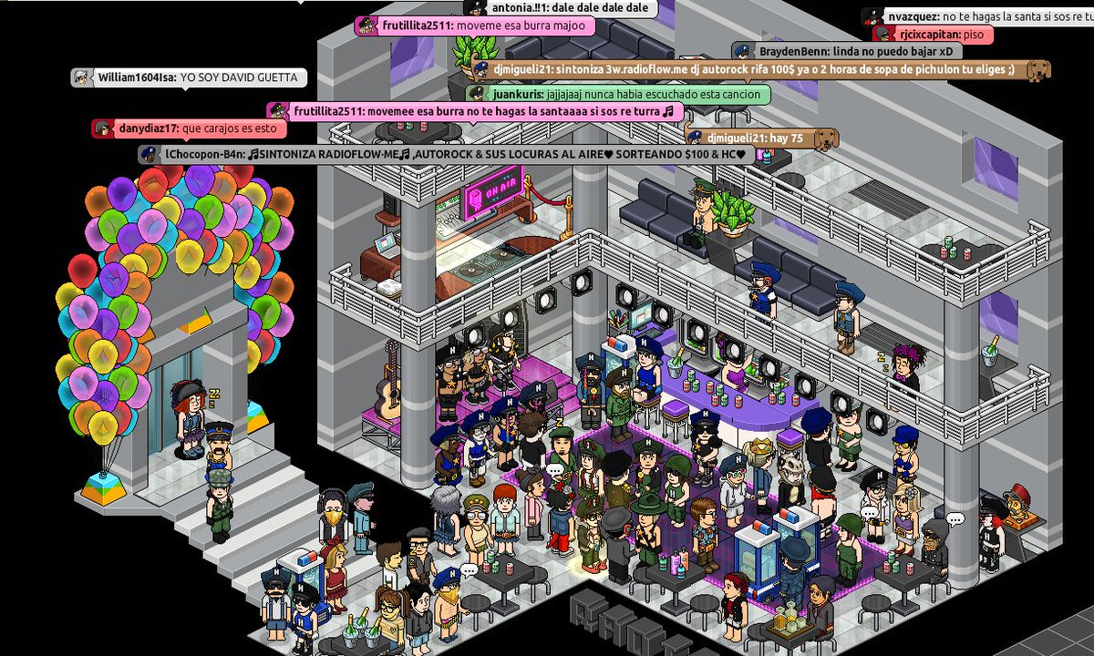 ESChocopon's tweet photo. No queremos Helper, Queremos policias sexys :$ @HolaAuto  en @HolaRadioFlow https://t.co/LQt7AYFfhv