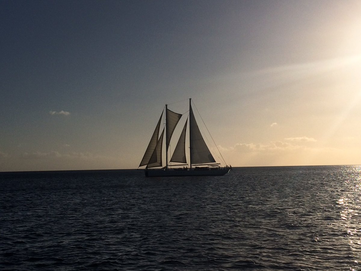 blazzerbaijan's tweet photo. @SailClassicsNL Great pic of Kairos off Nevis a few weeks ago. #sunset, #caribbean. https://t.co/xNVCIe8cOT