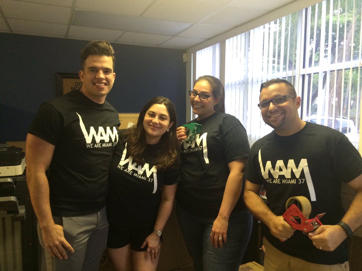 WeAreMiami37's tweet photo. Busy night for #WAM37. Can't wait to start moving these boxes into @R2Succeed new home! #LeadershipMiami https://t.co/dfIgdYNVsp