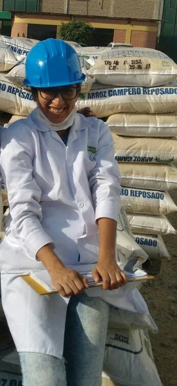 Abbyzitha's tweet photo. #Trabajo #Comolsa #Calidad 👷👸 https://t.co/7Un8aaR02B