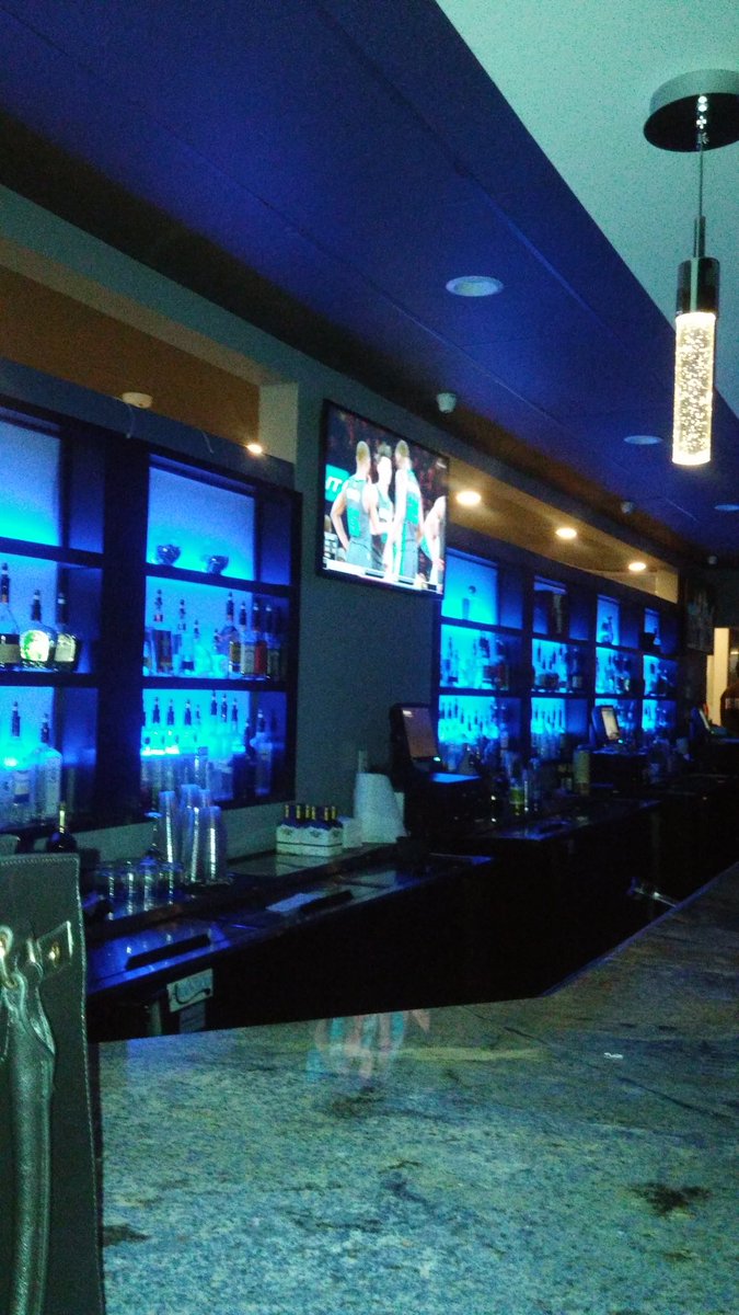 carter_class's tweet photo. Club #h2olounge #Cleveland https://t.co/zOBSg1mJLT