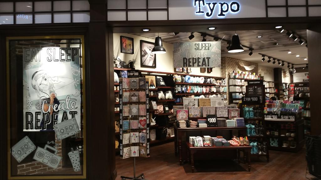 mine_xo97's tweet photo. ร้านTypeเปิดใหม่ที่เซ็นทรัลบางนา ตอนนี้มีโปรโมชั่นของอยู่ ทั้งสมุด ปากกา ดินสอ สีน้ำ ฟิกเกอร์ กระเป๋า ที่ชาร์ต 😍😍 https://t.co/TjWqI3BQmm