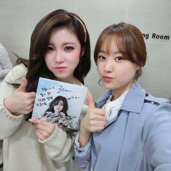 Vliveofficial tweet picture