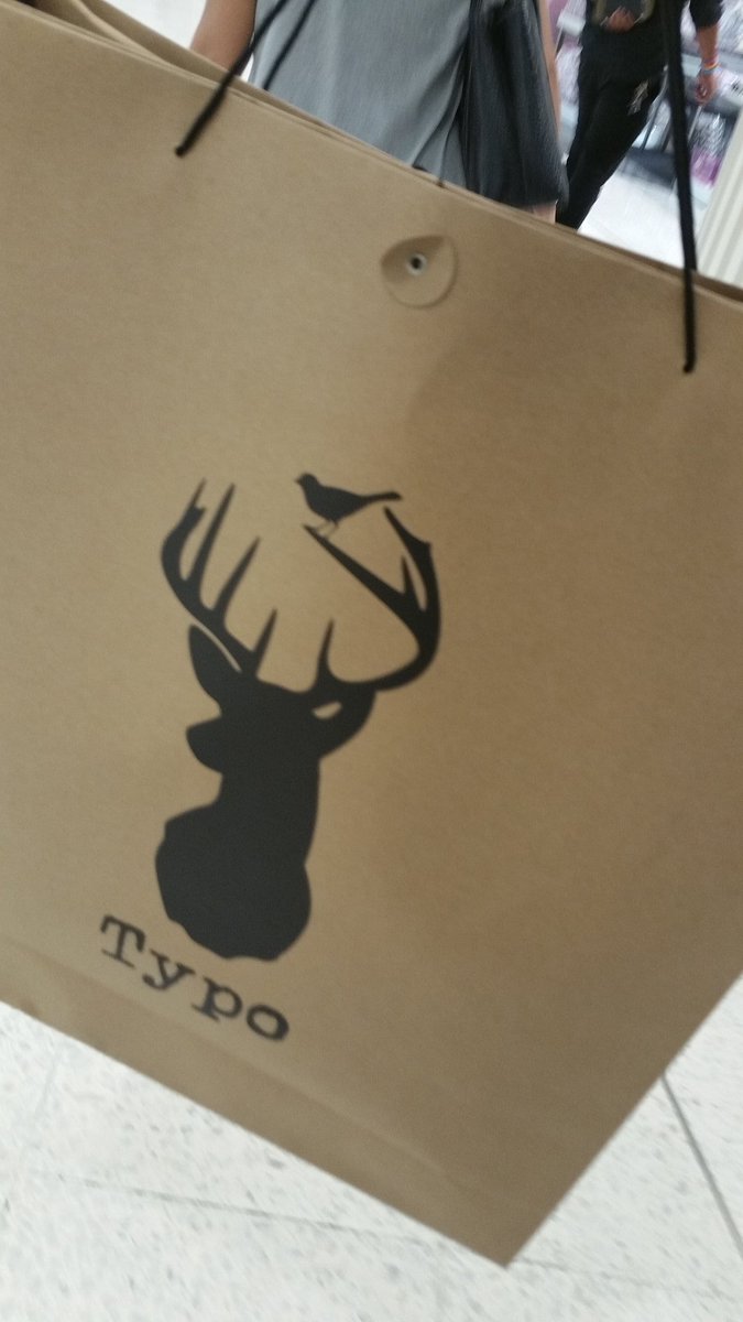 mine_xo97's tweet photo. ร้านTypeเปิดใหม่ที่เซ็นทรัลบางนา ตอนนี้มีโปรโมชั่นของอยู่ ทั้งสมุด ปากกา ดินสอ สีน้ำ ฟิกเกอร์ กระเป๋า ที่ชาร์ต 😍😍 https://t.co/TjWqI3BQmm