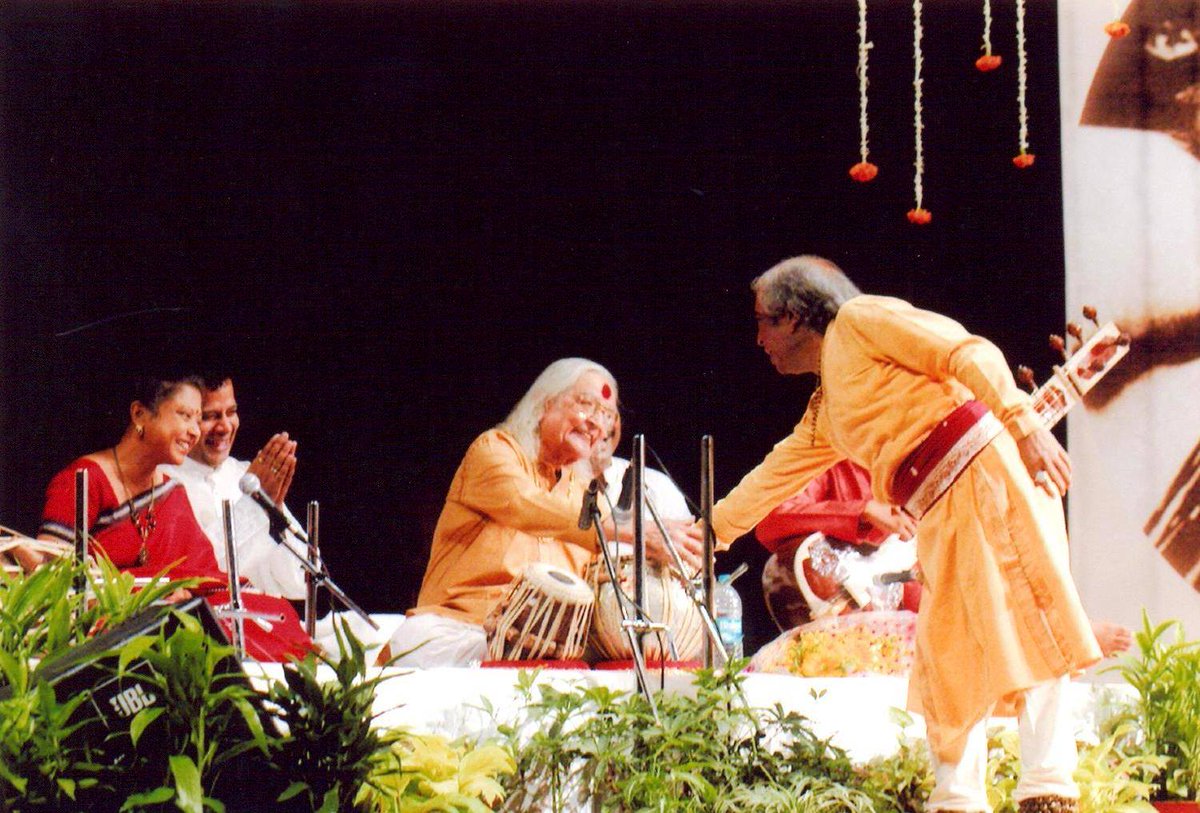 PCMS90's tweet photo. #throwback #trio #concert #memories Pt. #KishanMaharaj Pt. #BirjuMaharaj Pt. #RajanSajanMishra #ShanmukhanandaHall https://t.co/PWlFvtDzdi