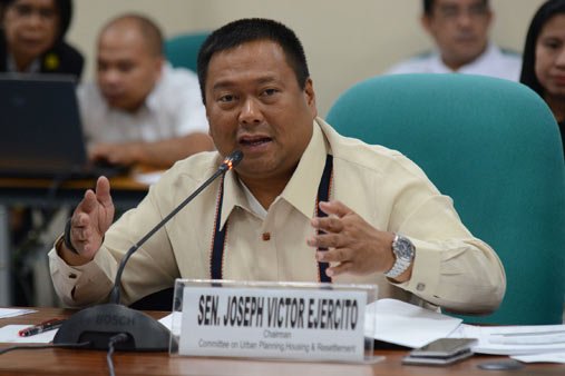 ABSCBNNews's tweet photo. JV Ejercito posts bail, says Zamoras behind case. https://t.co/N7BW6DOECQ https://t.co/ryVhC9LGqo