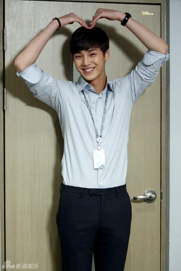 5urpriseFanPage's tweet photo. Saranghae ❤️😍😘 #LeeTaeHwan #ComeBackMister https://t.co/m4Oj659vNV