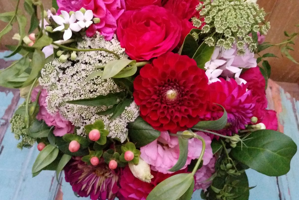 Florette_Melb's tweet photo. Wedding #bouquet from a #wedding last weekend. #melbourneflorist #weddingflowers #bridalparty #bride #bridesmaid https://t.co/paMjglFHn7