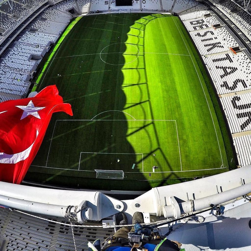 PicsFromBJK's tweet photo. Günaydın 😊 #beşiktaş #vodafonearena #çarşı #Bjktv #bjkhaber #beşiktaşk #bjkdergi #bjk1903 … https://t.co/EYoRVIRvLu https://t.co/NzZV5IymrU