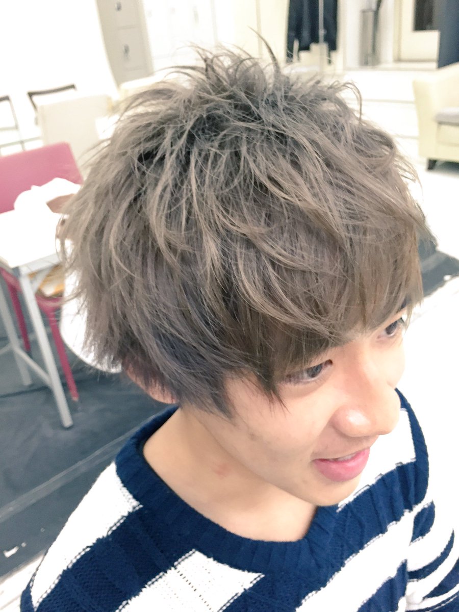 土屋 翔健 先日のカット Amp ブリーチカラーのお客様 ブリーチを2回してから シルキーシャンパンアッシュ 少しグレーよりの白 写メだと伝わりづらいのが悔しいです でも めちゃくちゃ良き色 T Co Psyiurbnqg Twitter 土屋 翔健 先日のカット Amp ブリーチカラーのお客様 ブリーチを2回してから シルキーシャンパンアッシュ 少しグレーよりの白 写メだと伝わりづらいのが悔しいです でも めちゃくちゃ良き色 T Co Psyiurbnqg Twitter