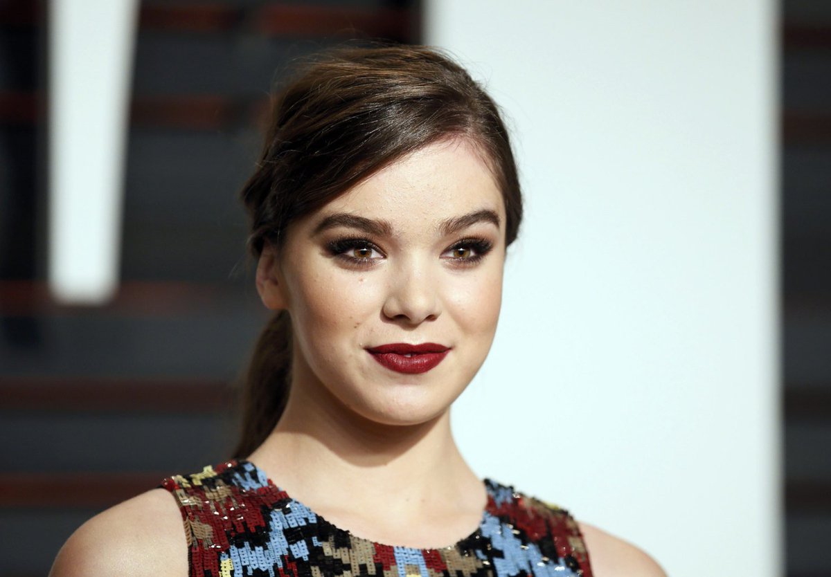 STHashtagsOFC's tweet photo. Welcome to Your Home, @HaileeSteinfeld!

#ShowtimePinoyPride https://t.co/euuvSE9gw5