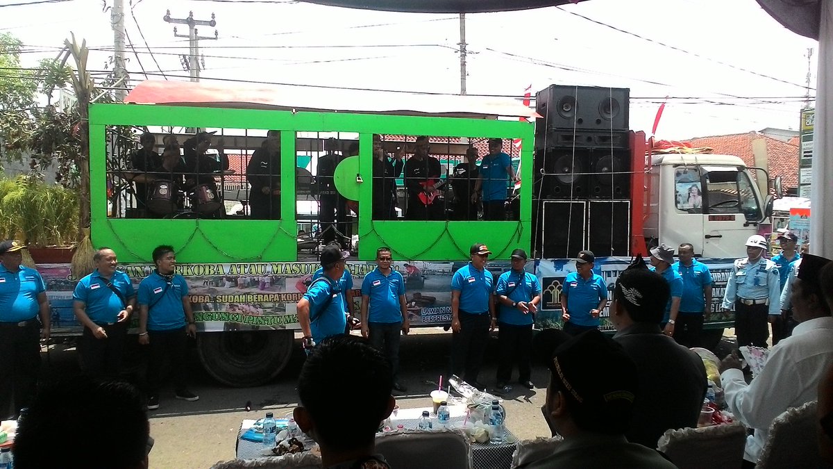 subangtalkcom's tweet photo. Ahay mantap coy, @LAPAS_SUBANG ikut Pawai Alegoris #68thSubang dari #Suban68erkarya #dariSubangUntukDunia https://t.co/XU57AN2xhP