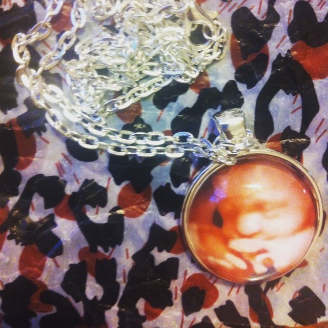 1 photo necklaces $10