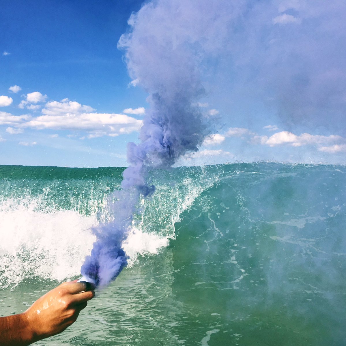 RyanPernofski's tweet photo. Running through the sea with my smoke #youknowhowthatshouldgo https://t.co/WmTAwumHoq
