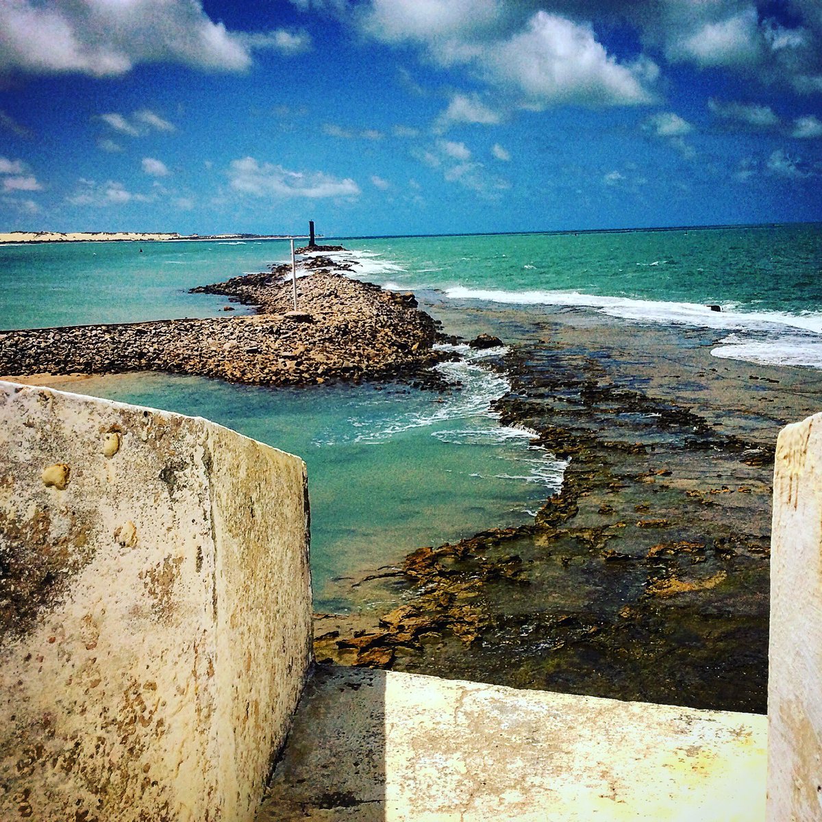 cuaternaque's tweet photo. Barra del río #Potengi #Natal #Brazil #mar #seascape #sealovers #tourism #turismo #city #citylovers #paisaje https://t.co/wms0U3BKgQ