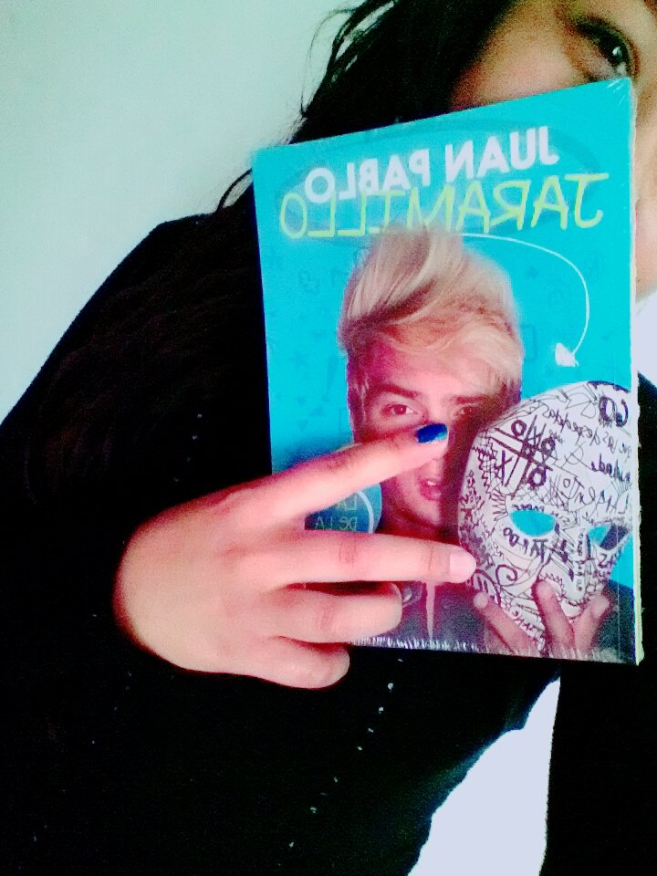 EBCC12's tweet photo. @Juanjaramilloe Después De Tanto Tiempo Te Tengo En Mis Manos #Buenlibro #TeamoJuan :3 #RT #Ojala&amp;Loveas #Lomejor :3 https://t.co/6Q0A3nr89G