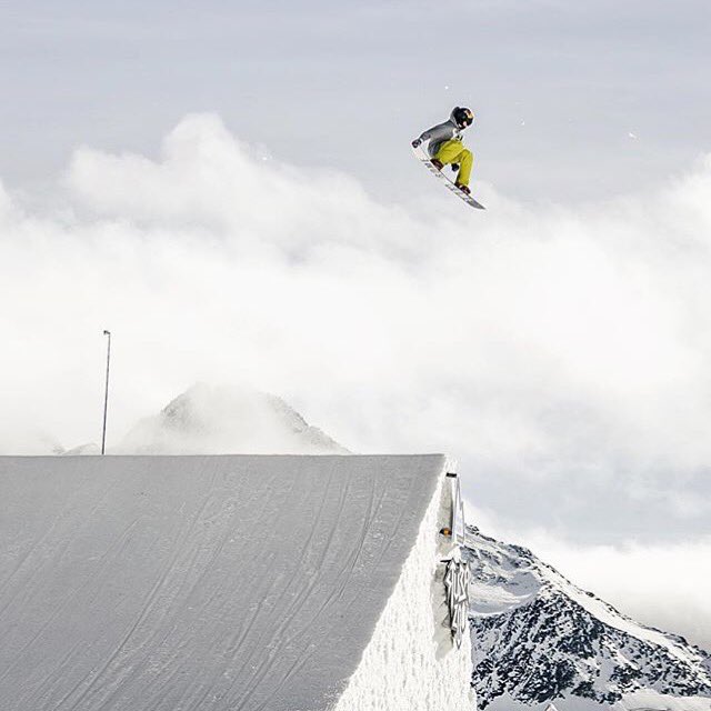 Our #athleteoftheweek goes to 24 yr old Professional Snowboarder <a href="/seppe/">seppe</a>.smits 🇧🇪 instagram.com/p/BD400pnqEBd/