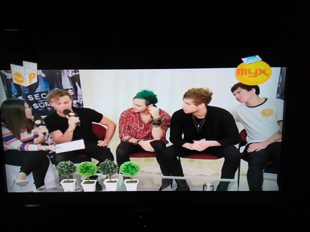 pandakcookie's tweet image. MGA ASAWA KO! HUHU ❤ YOU&apos;RE SO LUCKY VJ AI. 😭 #MYXPresents5SOS