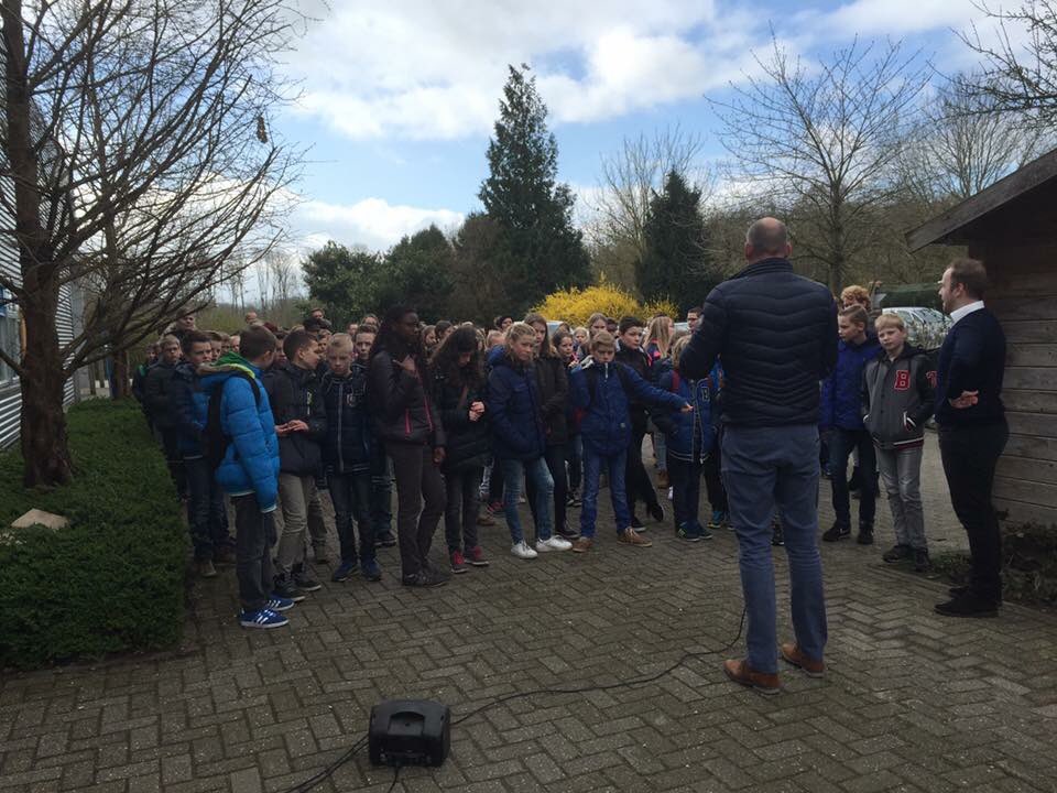 Ook onze groep 8 is erbij! Maand van de techniek! #mvdt