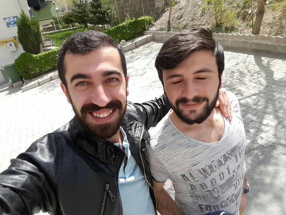 Poz verrrr 😊 (@ İletişim Fakültesi in Kayseri w/ @kzbnozturk) swarmapp.com/c/h9XqJuZqPpb