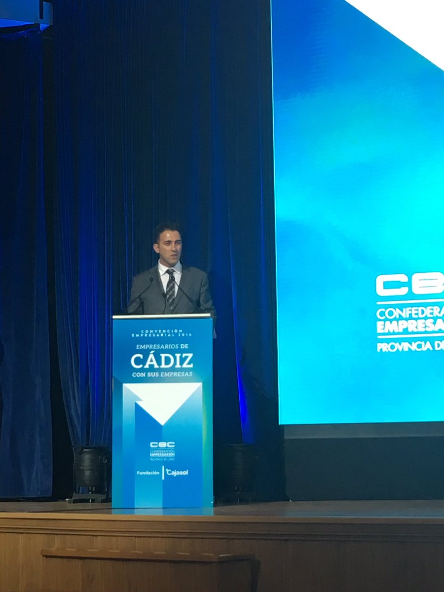 curro_martinez_'s tweet photo. @jbelgrano haciendo las #conclusiones de la #comisióndeinnovación de @ceccadiz #cec2015 @jsanchezcec @AJECADIZ https://t.co/bZ2duS8DIw