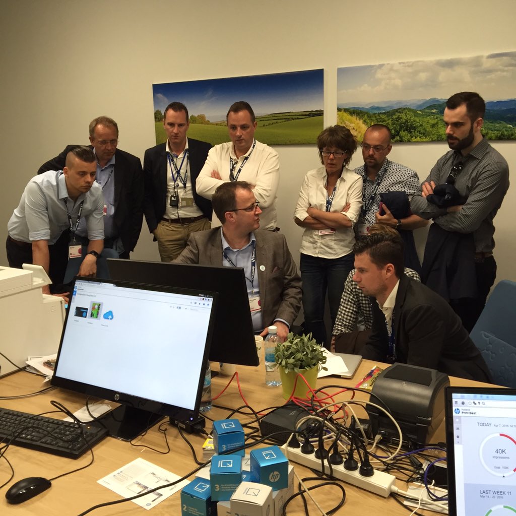 GaryPeeling's tweet image. #printOS demo &amp;amp; sign up @myDscoop @HPGraphicArts @hpindigo #connecttogrow