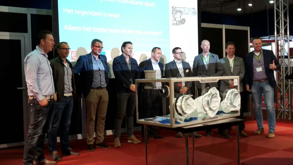 DolmansMT's tweet photo. Vandaag samen met @MiniContainment (kleinschalige #asbestsanering met minimale overlast) bij Asbestos aanwezig. https://t.co/0EPpM6DTJz
