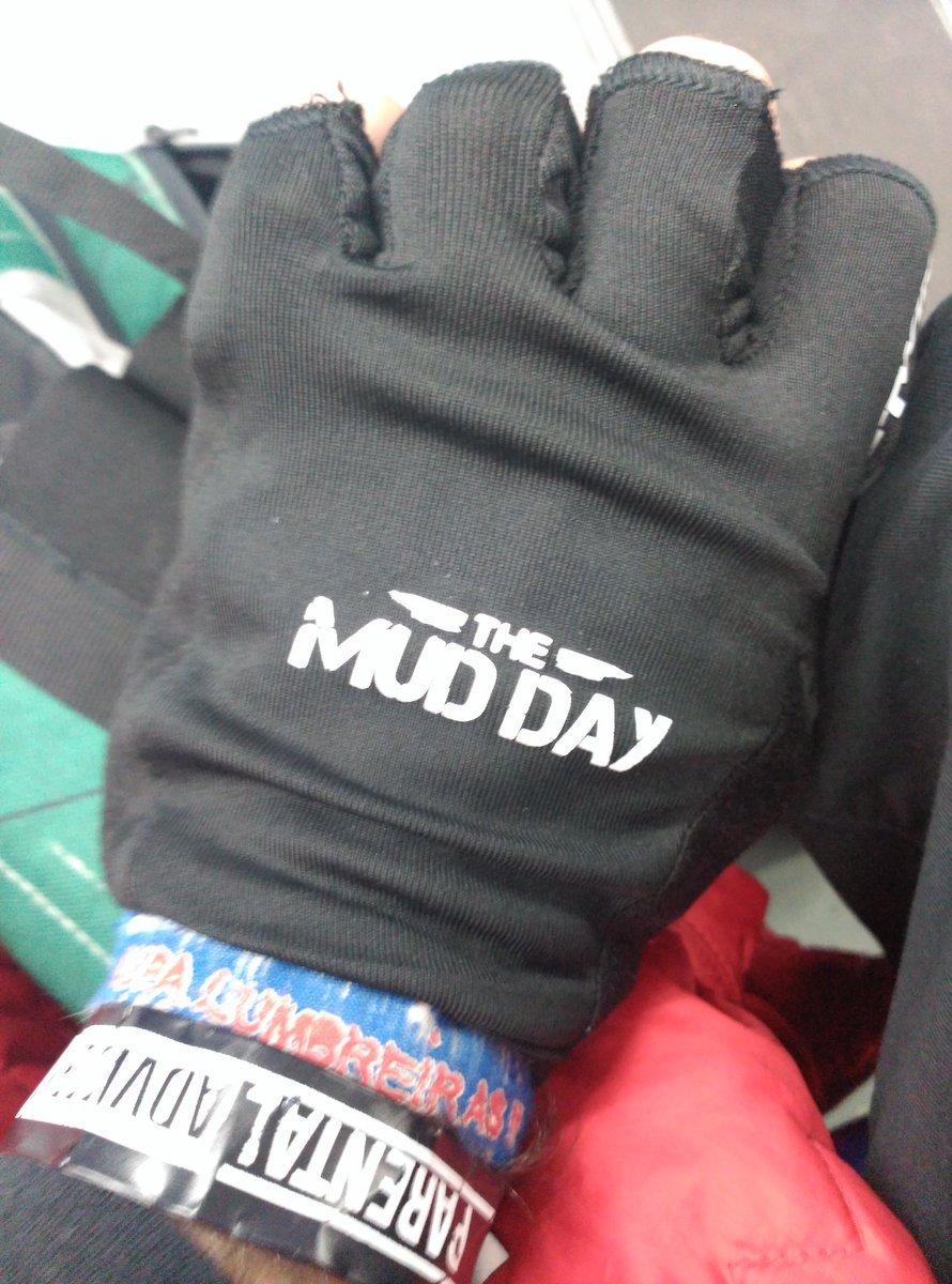 juanmacorre's tweet photo. Mis manos de hierro, listas para @TheMudDay_es. 11 junio en El Goloso. @diarioas medio oficial. Allez #fangoteam https://t.co/FzdzPA5hnk