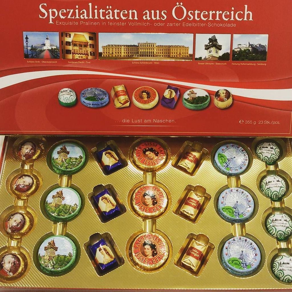 yopp_and's tweet photo. Pacientes de #austria que nos deleitan con #bonbones que parecen obras de arte | #chocolate from Austria from Austr… https://t.co/D7OdzGPHRS