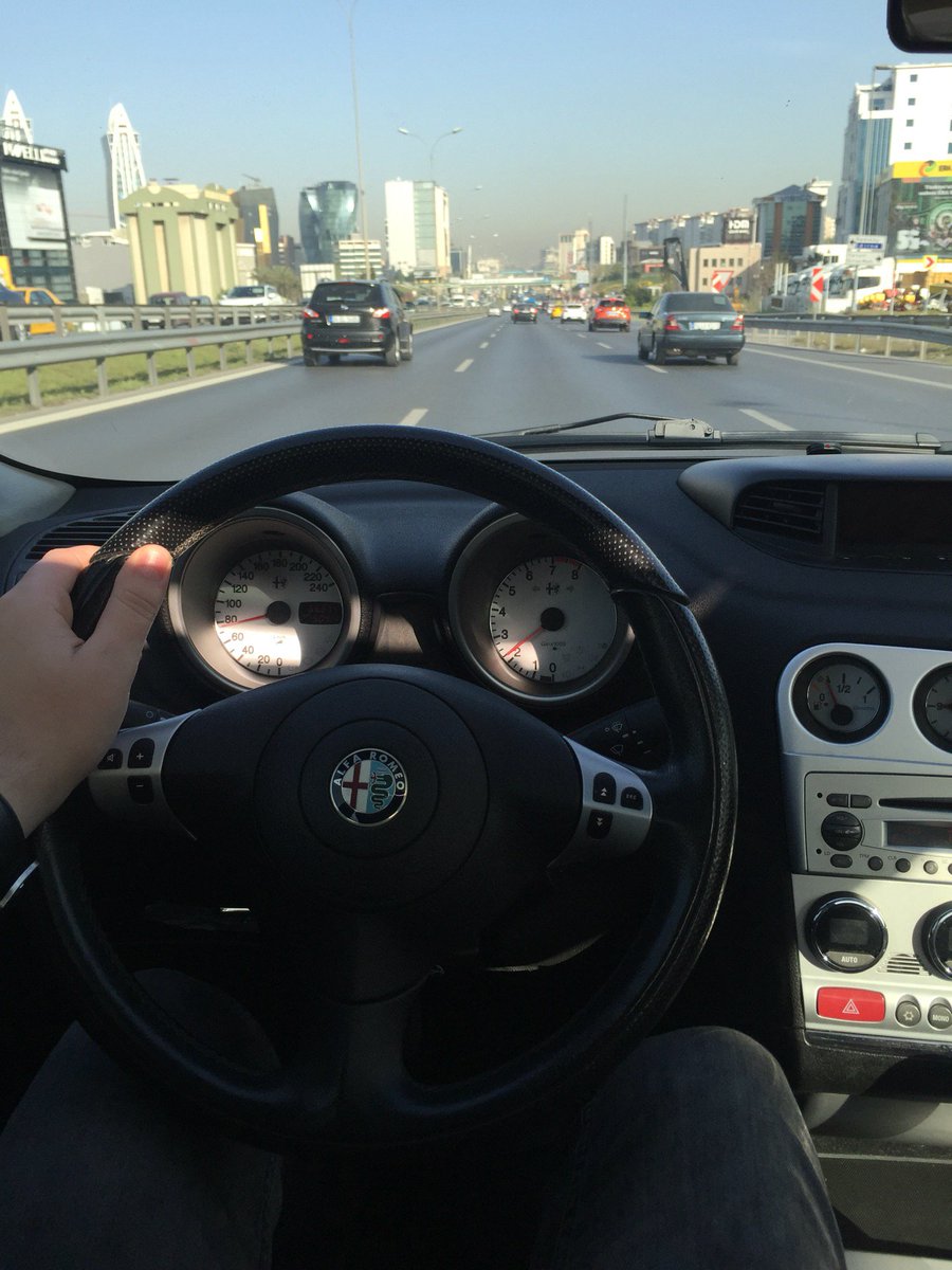 I'm at Statik Motors in İstanbul swarmapp.com/c/gssHpOlFPEh