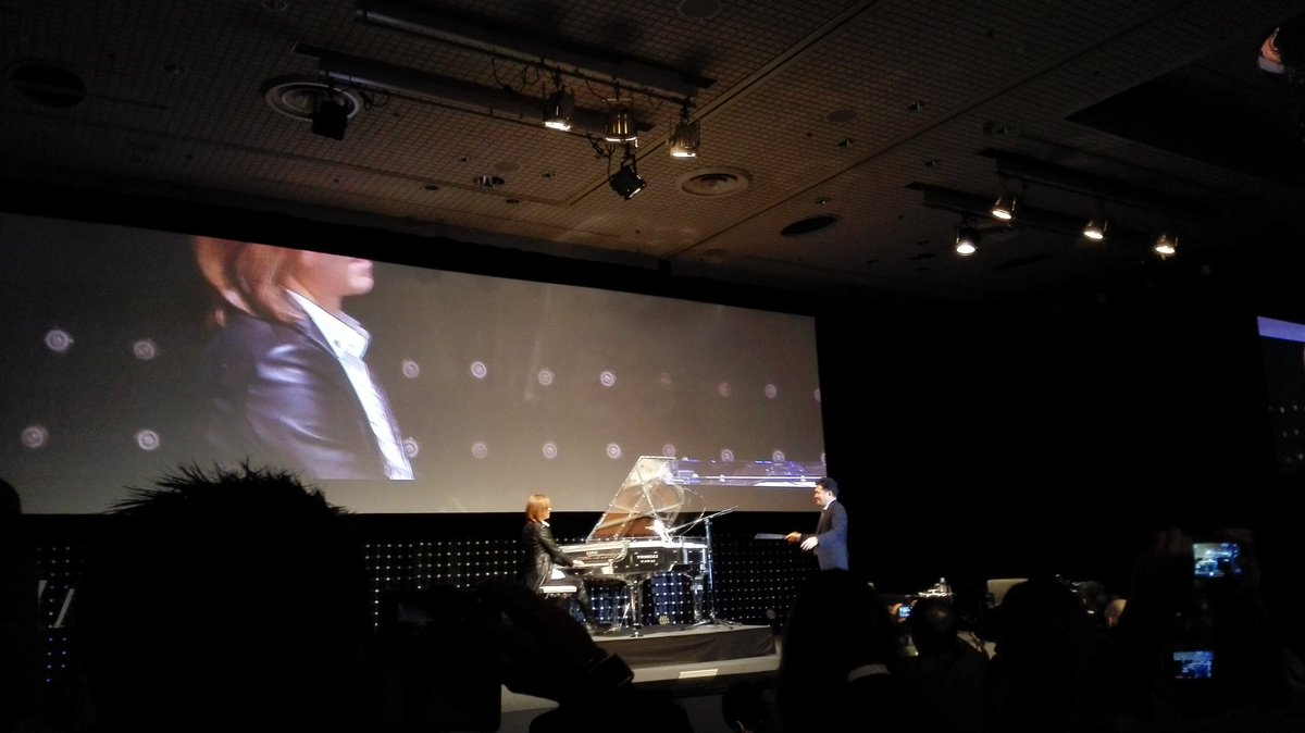 ricolivespain's tweet photo. 初めて、Yoshikiの生演奏、AIについてディスカッションを聞いた。Yoshikiのロボットの話題もでたけれど、彼の演奏は彼にしかできない。丁寧で、繊細な心のこもった演奏!Amazing!
#Yoshiki
#ricolive https://t.co/WtXKwnFcqg