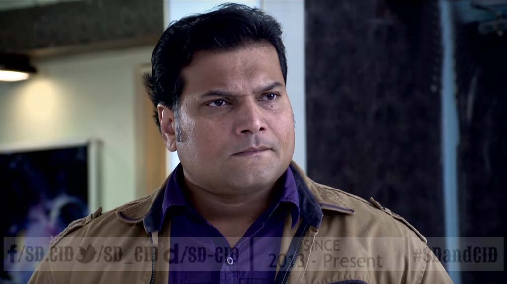 SD_CID's tweet photo. **CID - सी आई डी - Rahasyamai Aurat - Episode 1346**. https://t.co/C9RuAMLBsC