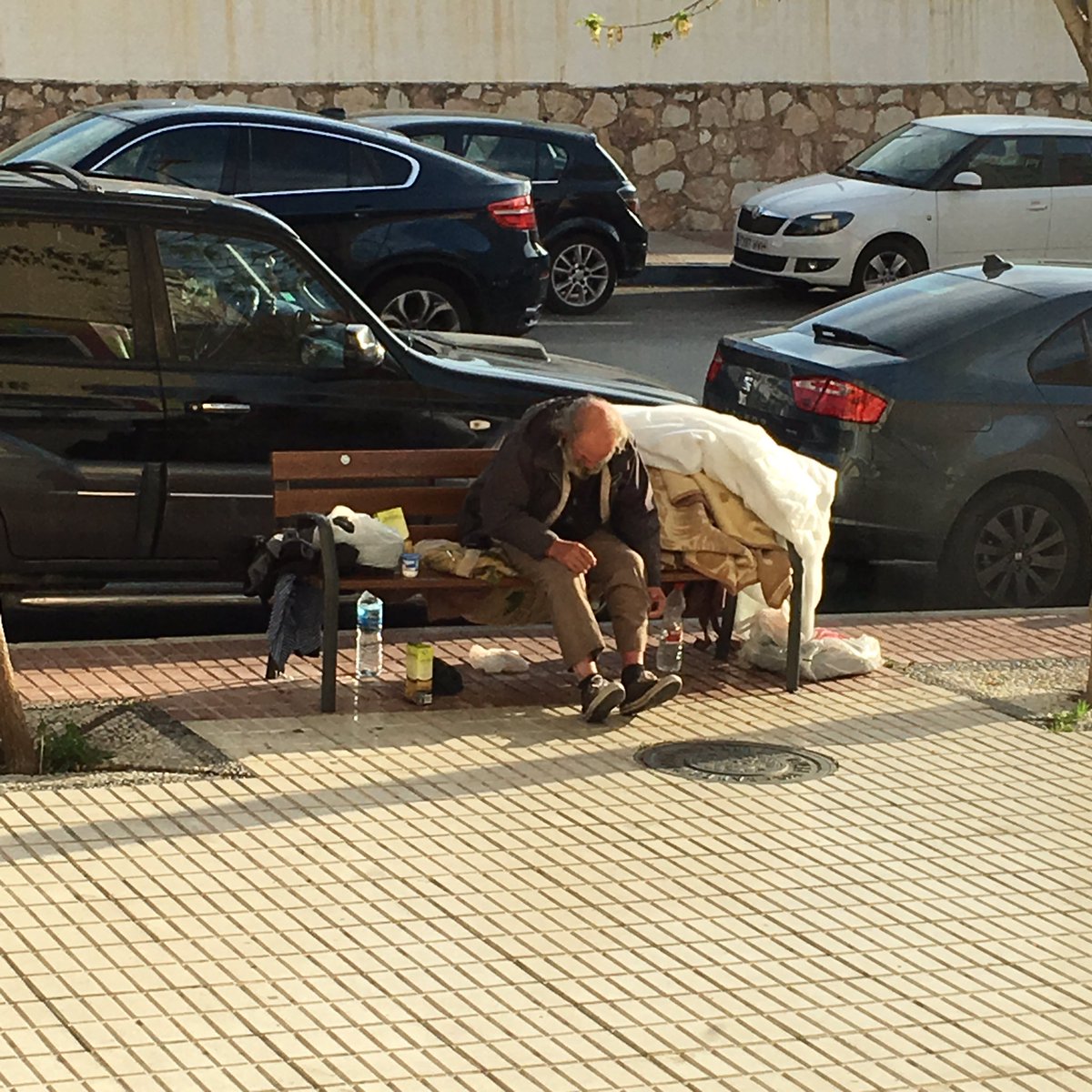 javigb80's tweet photo. @Ayto_Marbella no se puede hacer nada por personas así ?? https://t.co/VjEDdk6kjT