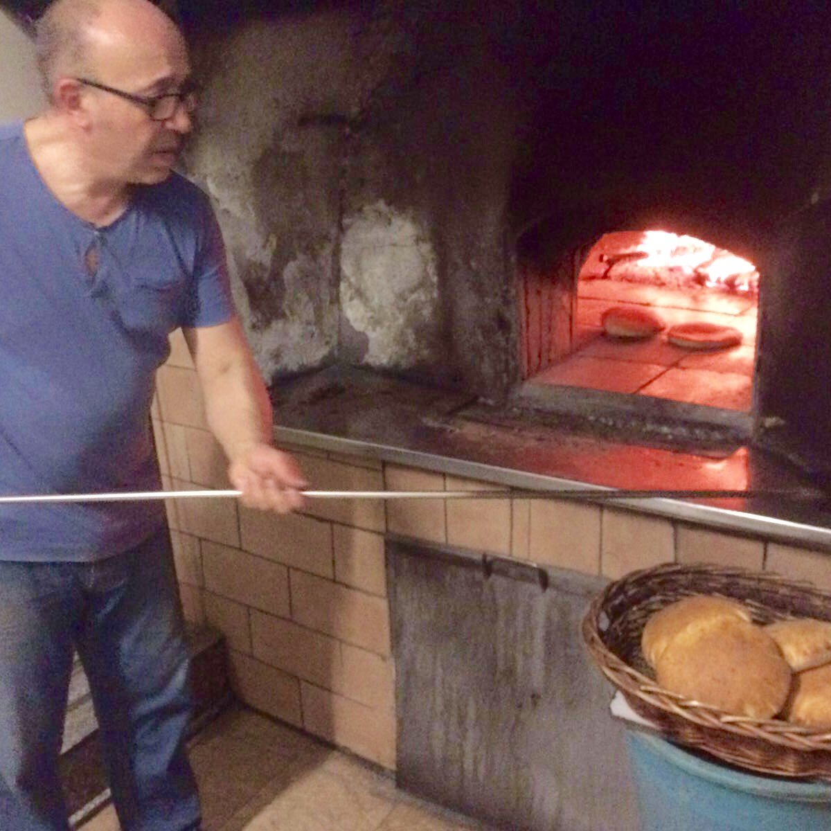 ClearSicily's tweet photo. Early morning lessons on bread baking
@slowfood #lentini #nipitella #fornoalegna #ClearSicily #ClearBread https://t.co/yJRv8HHbJP