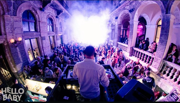 ViveBudapest's tweet photo. Hoy es Juernes! os recomendamos la discoteca HelloBaby, sin duda de las más destacadas💃 #budapest #erasmus #juernes https://t.co/KMlWyNg5Gs