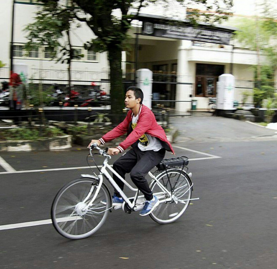 HaiMagazine's tweet photo. 4 Fakta Seputar Eril, Anaknya @ridwankamil nih! 

https://t.co/vmecb31Kok https://t.co/rRuuKE0OWr