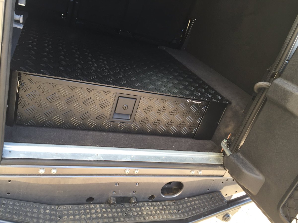 MobileStorage2's tweet image. Looking for quality storage drawers and chests for #LandRover ? Look no further mobilestoragesystems.net