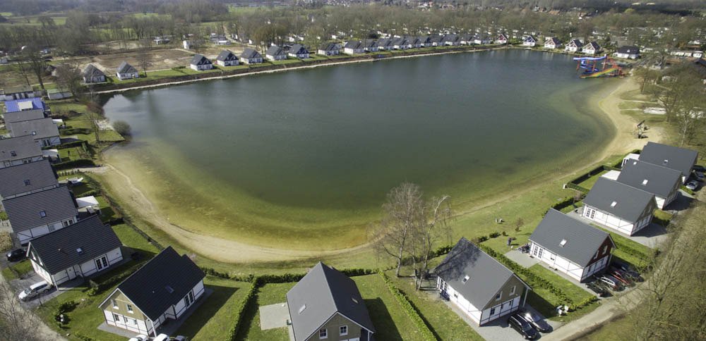 allinmam's tweet photo. #EuroParcs Resort Limburg (voorheen landgoed #hommelheide) vanuit vogelvlucht #drone #video https://t.co/JmOiFOxnyS https://t.co/TAm0thqHSp
